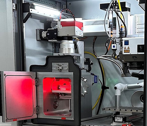 Laserstrahlanlage mit Bildschirm